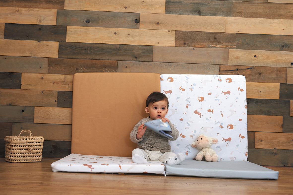 Интелигентна Постелка 3В1-Постелка За Игра Подвижен Матрак И Барбарон Малък Фермер Tineo --- BebeMama