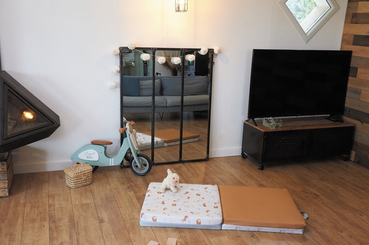 Интелигентна Постелка 3В1-Постелка За Игра Подвижен Матрак И Барбарон Малък Фермер Tineo --- BebeMama