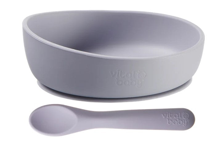 Комплект Силиконова Купа С Вакуум И Лъжичка Виолетов Vital Baby --- BebeMama