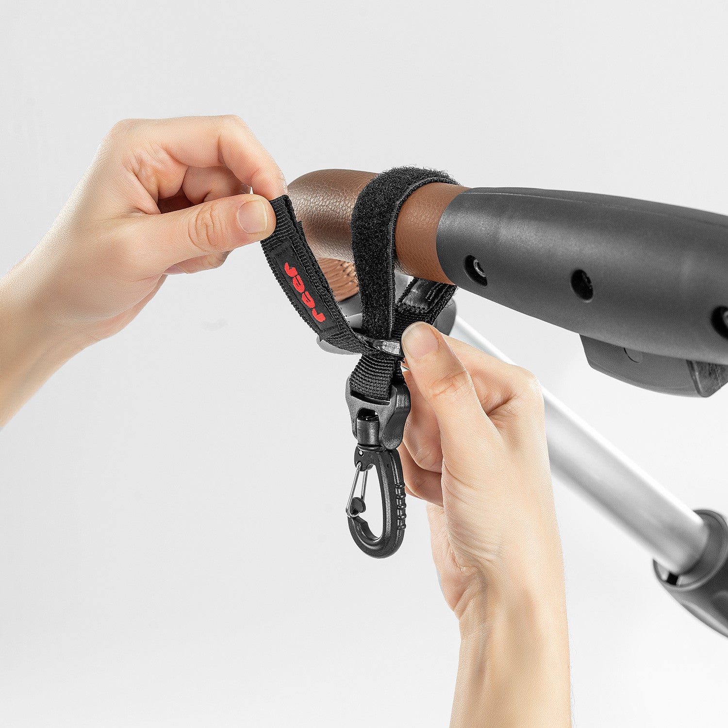 Универсални Куки За Закрепяне Reer Clipand Go --- BebeMama