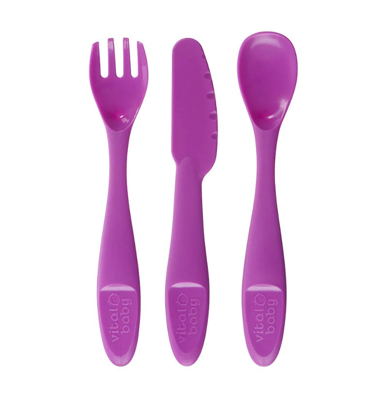 Универсални Пластмасови Прибори За Хранене 12+ Месеца Vital Baby --- BebeMama