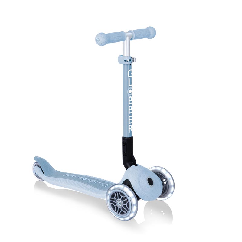Сгъваема Еко Тротинетка С 3 Колела Globber Junior Foldable Lights Ecologic – Цвят Боровинка - Тротинетки - Globber - BebeMama