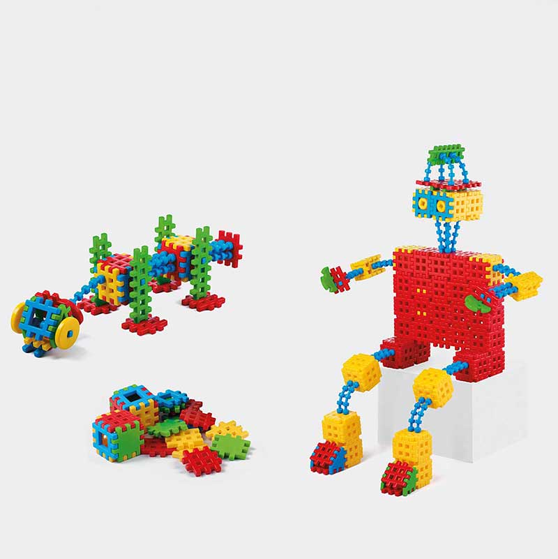 Вафлен Конструктор &Quot;Светът На Роботите&Quot; От 258 Части В Кутия - Строители, Мозайки И Конструктори - Marioinex - BebeMama