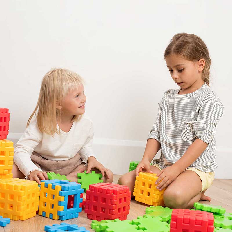 Вафлен Конструктор &Quot;Светът На Роботите&Quot; От 258 Части В Кутия --- BebeMama