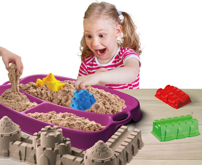Set de nisip kinetic, creează-ți propriul castel și nisip kinetic de 600 gr, 4 matrițe și 1 cutie de lucru, 4 indicatoare rutiere și teren de joc 43x7x27