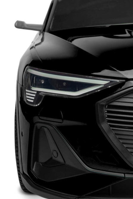 Акумулаторен Автомобил Audi Etron Spоrtback Черен Caretero Toyz --- BebeMama