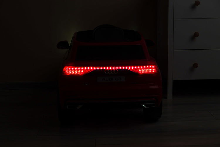 Акумулаторен Автомобил Audi Rs Q8 Черен Caretero Toyz --- BebeMama