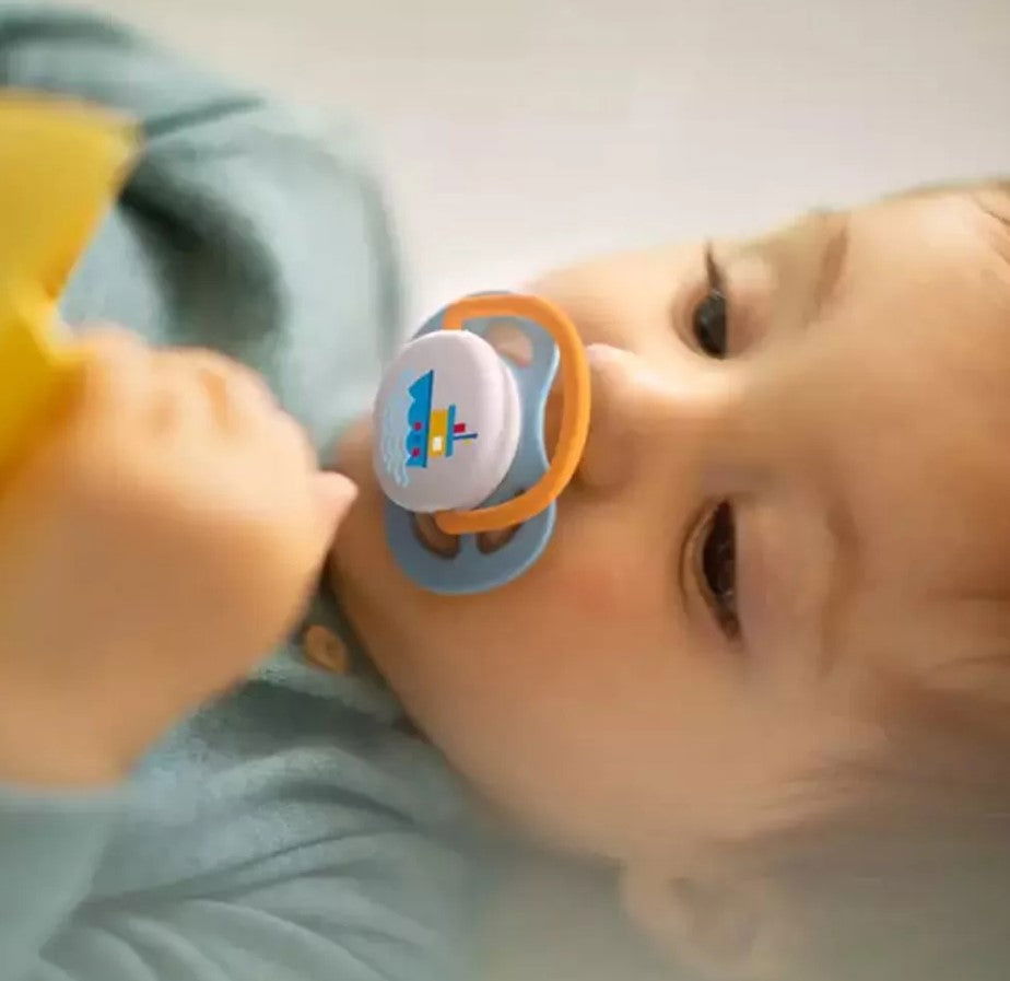 Philips Avent Залъгалки - Ultra Air Happy + Стерил. Кутия (0-6М) Момче Надпис/Лодка --- BebeMama