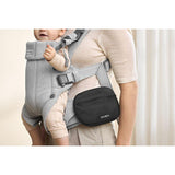 Джобна Чантичка За Ергономична Раница Black Babybjörn