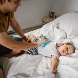 Pernă anticolică Babyono Take Care Gri 