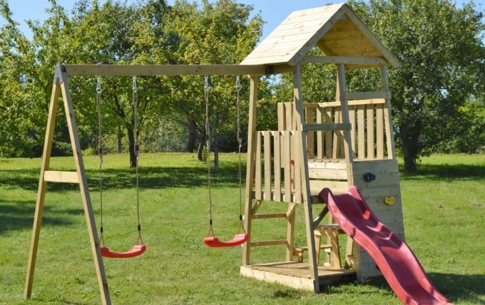 Детска Площадка J10 С Пързалка 175см И Люлки Wendi Toys