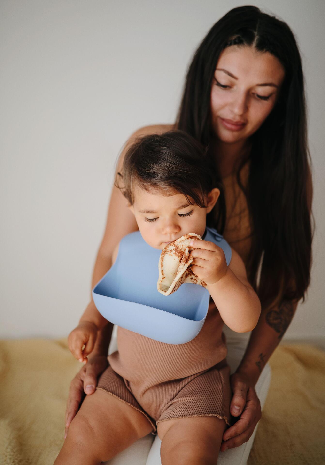 Силиконов Лигавник С Джоб Powder Blue Mushie