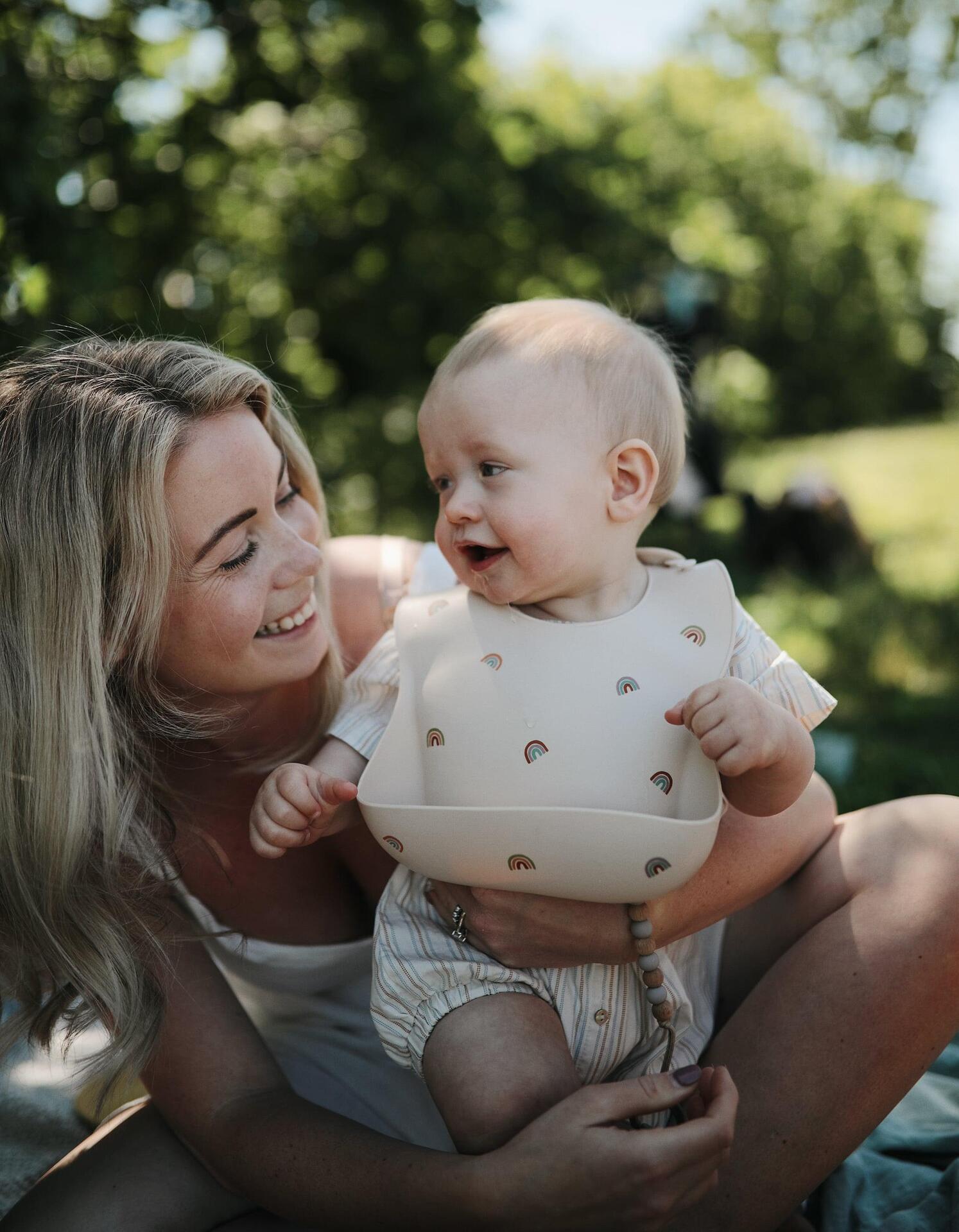 Силиконов Лигавник С Джоб Blush Mushie