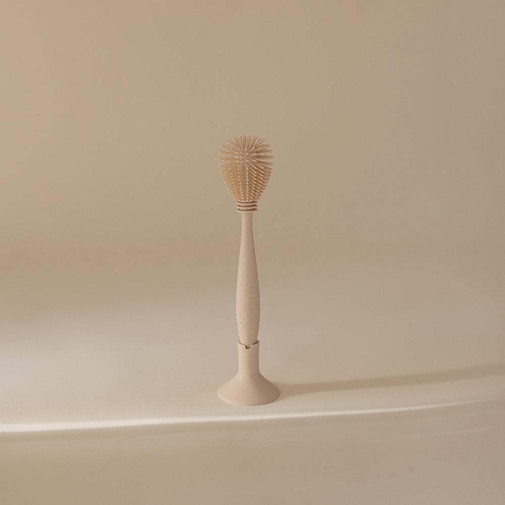 Силиконова Четка За Шишета Baby Bottle Brush Shifting Sand Mushie