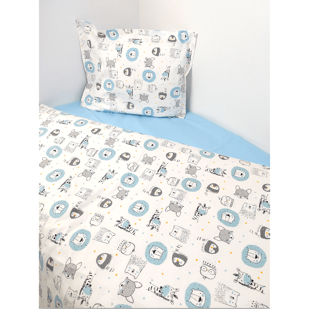 Set de lenjerie de pat pentru bebeluși Rainy, 3 piese, 60x120 cm, cu motive animale, albastru