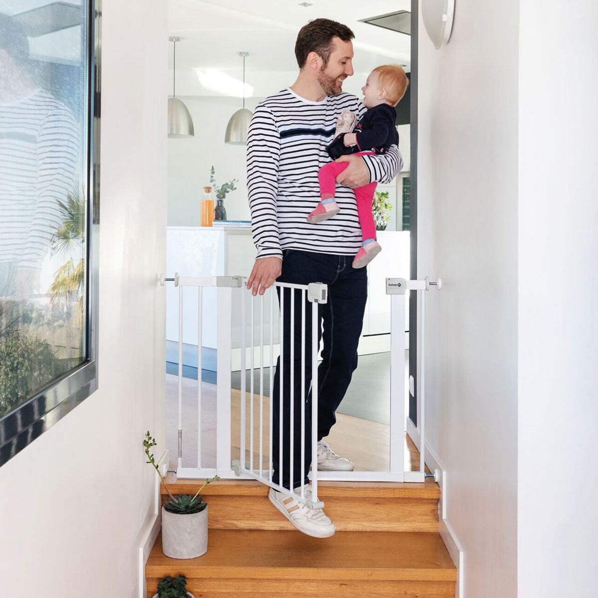 Метална Преграда За Врата С Механизъм За Автоматично Заключване, Бяла Safety 1St