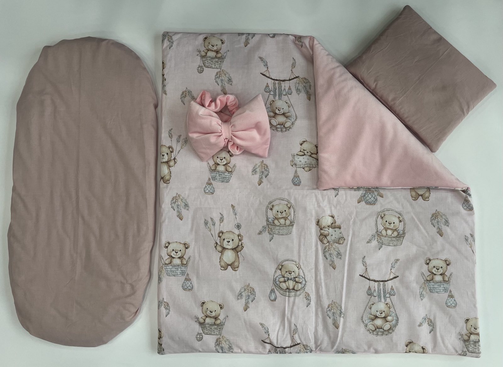 Комплект За Количка 3ч + Панделка За Изписване Зима Мече В Кошничка Розов Велвет Galix